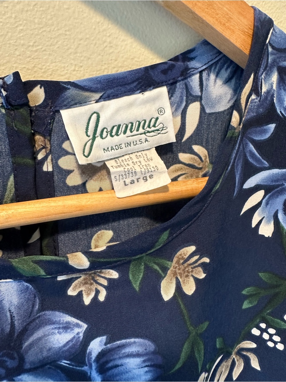 Joanna Floral Navy Blue Short Sleeve Blouse - Picture 2 of 5